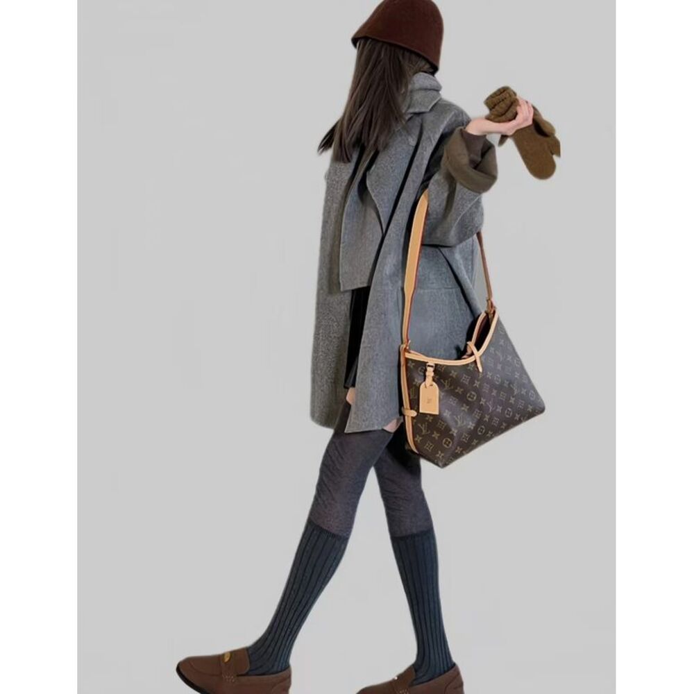 Louis Vuitton Women Pre-Loved Bag Very Good Condition - Picture 8 of 9